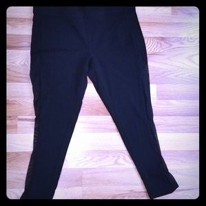 *NWOT* EXPRESS high waisted capri leggings